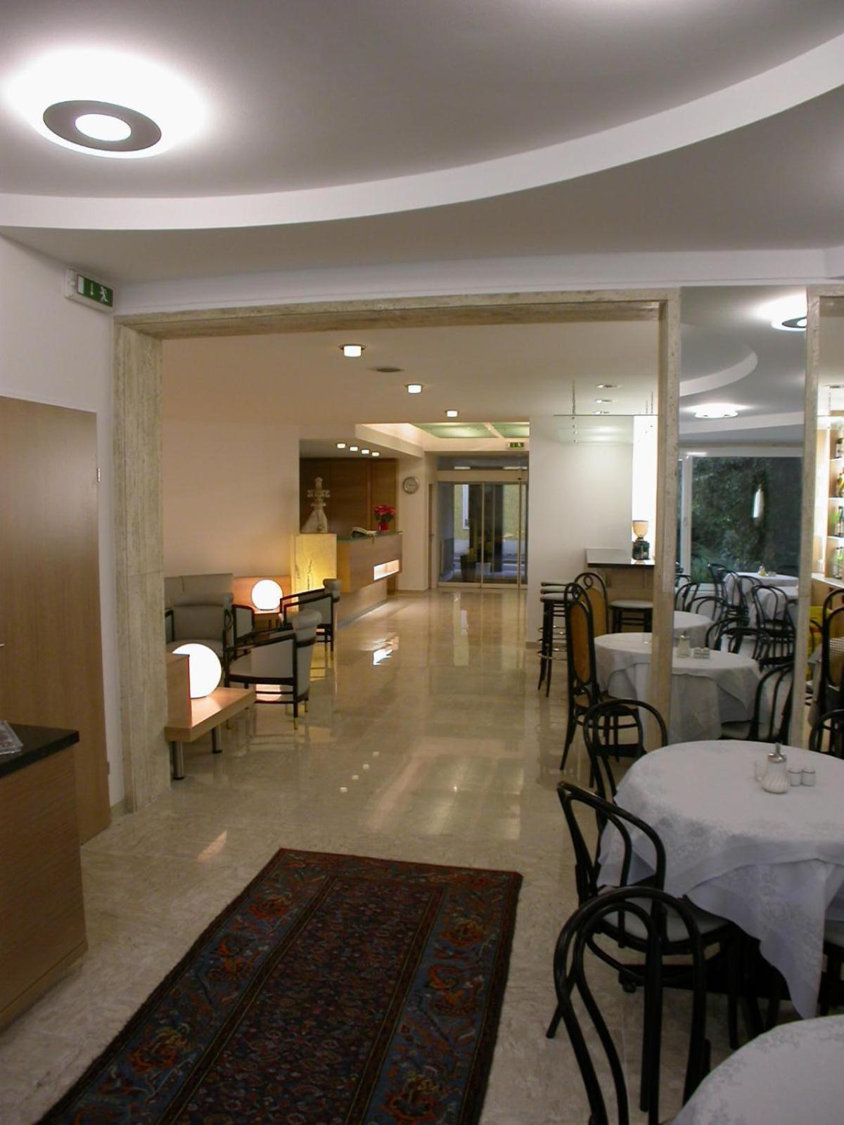Dom Hotel Linz Exterior photo